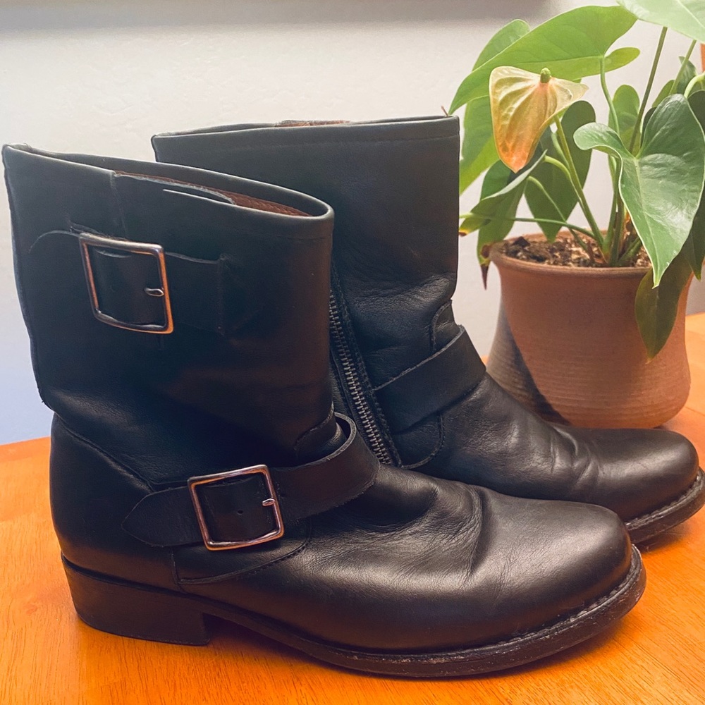 FRYE Vicky Engineer Moto Buckle Boots Size 8.5